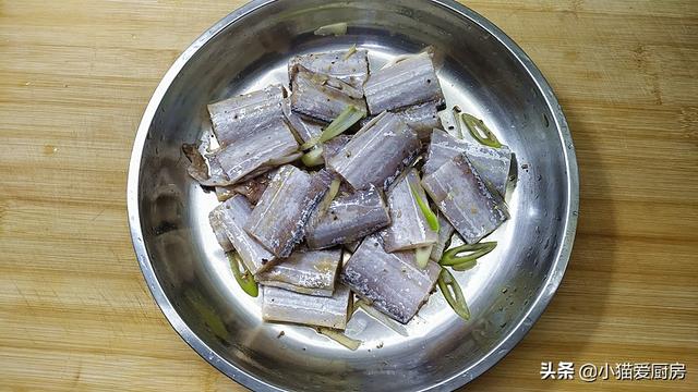 糖醋带鱼做法鲜美可口(教你糖醋带鱼的家常做法)(5)