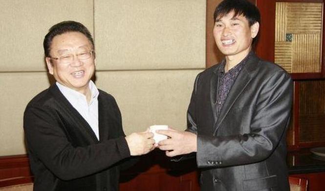 71岁蒋大为一家近照曝光，女儿比妈妈还漂亮，今因这事惹人嫌！