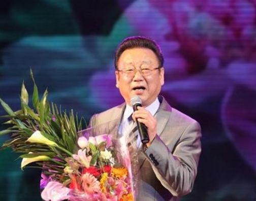 71岁蒋大为一家近照曝光，女儿比妈妈还漂亮，今因这事惹人嫌！