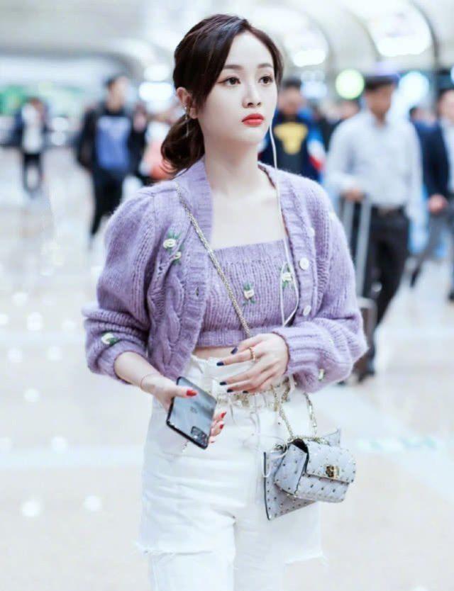吴宣仪机场修图照曝光，24岁的年纪34岁的脸，状态让人看愣