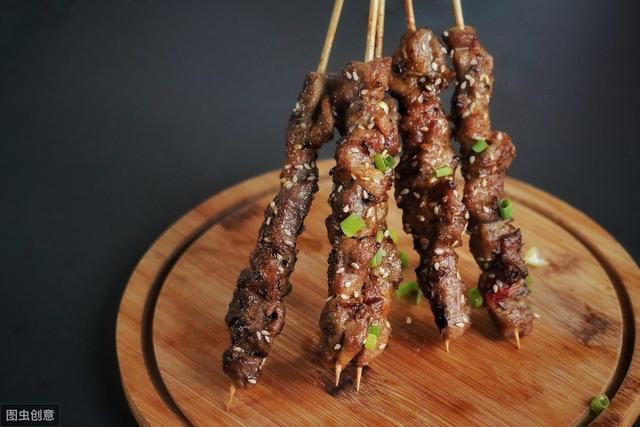 烤羊肉串怎么火烤好吃又嫩（十种烧烤绝密配方）(1)
