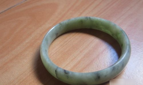 玉手镯怎么挑,如何选玉手镯图2