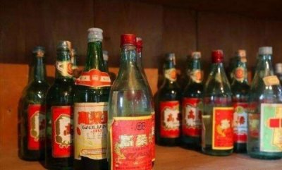 ​白金粮酒42度价格表(白金粮酒42度价格表和图片)