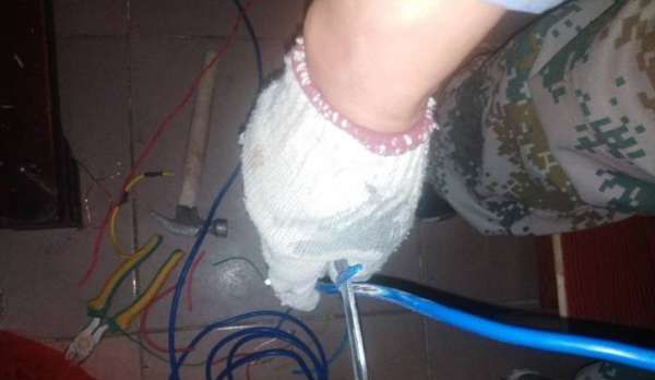 人工怎样剥废铜线皮快,怎样把废电线的皮去掉图6