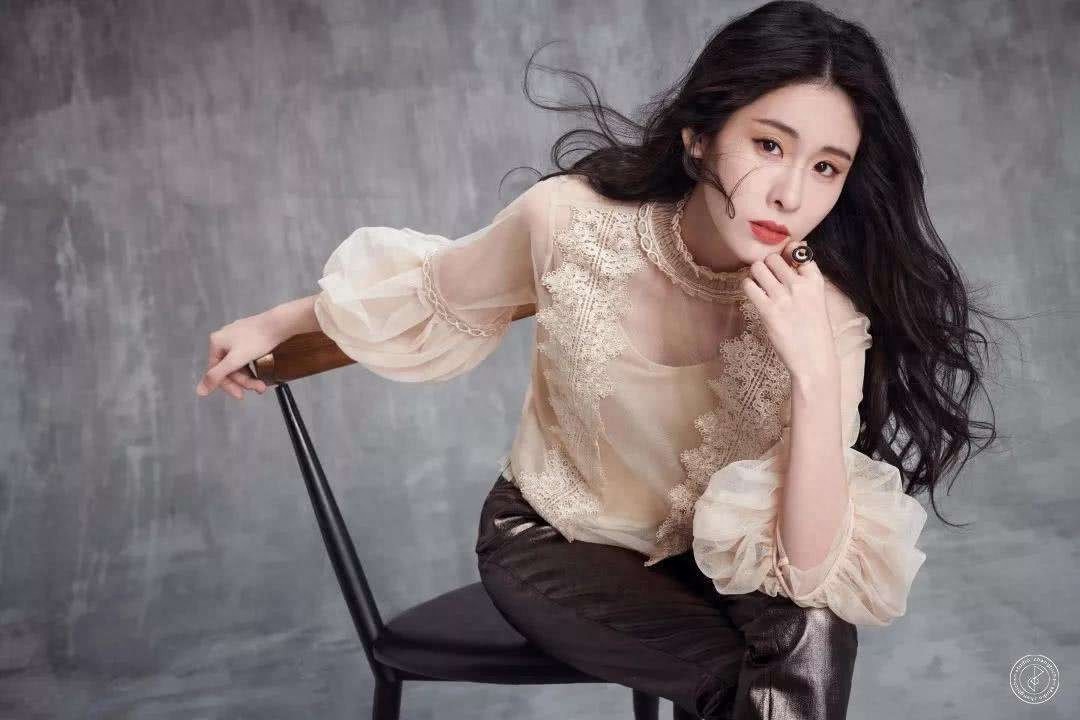 新生代流行女歌手——张碧晨