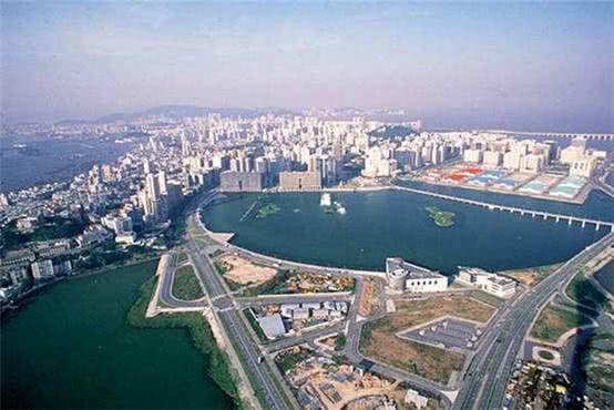 我国最宜居的3个城市，不是北京，也不是上海，你知道是哪里吗？