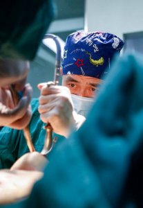 ​隆胸有哪些方法呢（细数常用丰胸方法，胸型蜕变避免隆胸后遗症）