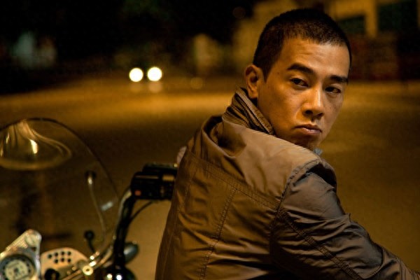 他是古惑仔里的赵山河，他的爱国骨气让人钦佩