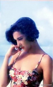 ​中葡混血美人——童玲：＂艳星＂一战成名，为艺术献身！