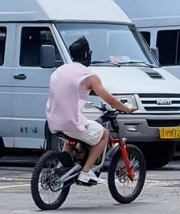 ​曾被曝出轨离婚，连迪丽热巴都深受其害的他，感情再添新料！