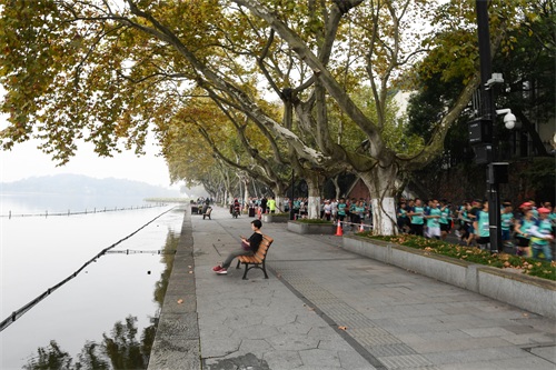 马拉松——2019杭州马拉松赛鸣枪开跑