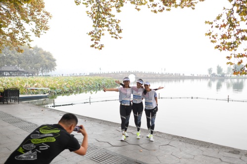 马拉松——2019杭州马拉松赛鸣枪开跑