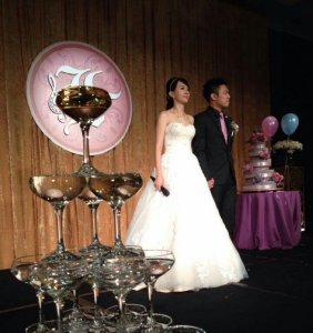 ​“甜歌皇后”卓依婷低调完婚，婚礼简朴似平民