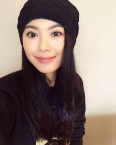 ​农村姑娘于文霞，卖过废品当过车模，也是张梓琳后第二个华人世姐