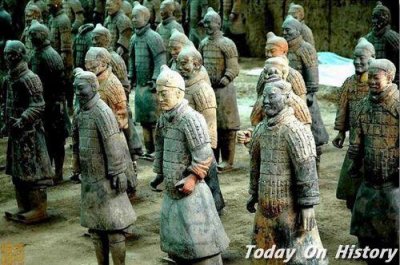 ​97年兵马俑复活事件怎么回事？兵马俑真的是活人注塑