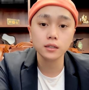 ​太狂了！成龙被索要50万出场费，遭网红打脸，嘲笑功夫巨星没面子