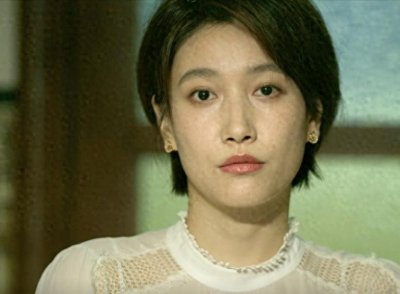 ​啜妮：父亲是一级演员，被陈道明冯小刚赏识，如今34岁却不想红