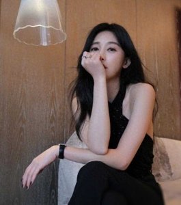 ​张俪签约觉醒东方，引起网友争议，她不是第一个？