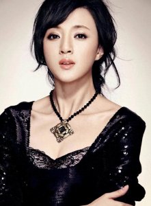 ​金玉婷 一位才华横溢的艺术家