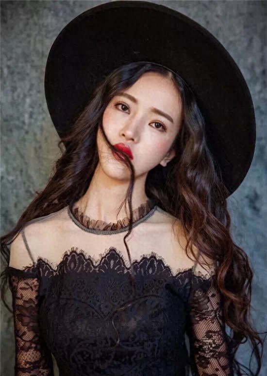 成都理工大学超美校花，低调又谦虚，大大的瞳孔，真女神