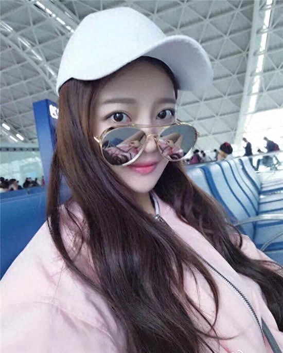 成都理工大学超美校花，低调又谦虚，大大的瞳孔，真女神