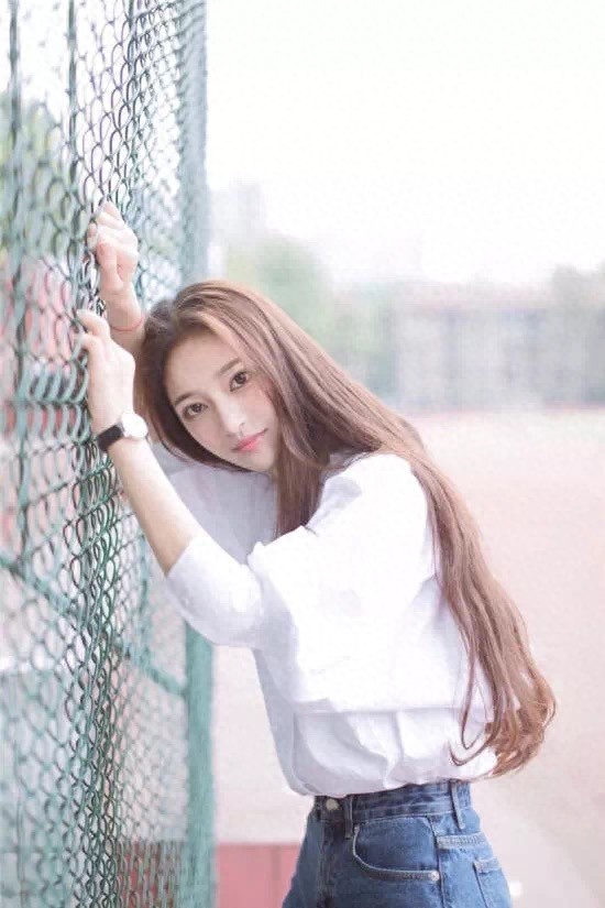 成都理工大学超美校花，低调又谦虚，大大的瞳孔，真女神