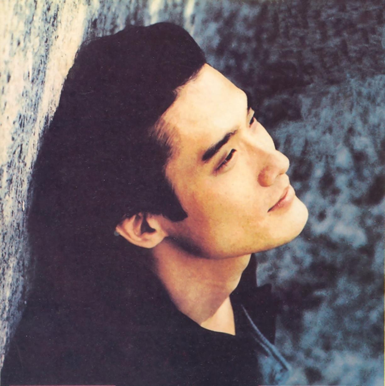 老照片：当年的“大众情人”梁家辉