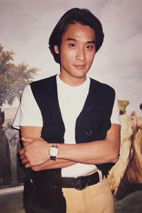 老照片：当年的“大众情人”梁家辉