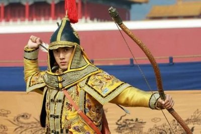 ​永琪一共有四名妻妾，最宠爱的是她，为永琪生下唯一的儿子