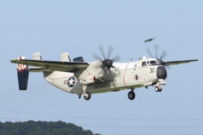 ​美国炒作佩洛西窜访，052D驱逐舰奔赴台岛东部，海红9导弹不吃素