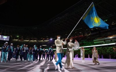 ​哈萨克斯坦美女旗手抢镜