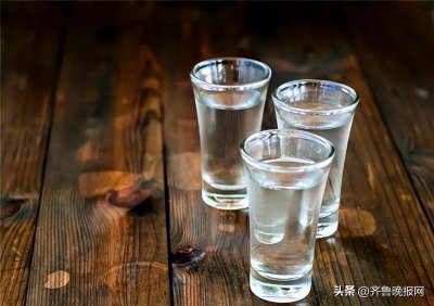 ​100斤粮食能酿多少白酒？什么说法都有，行家却给出这样的答案