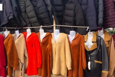 ​摆地摊卖什么最赚钱而且很受欢迎（能赚大钱的小生意）