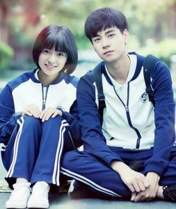 ​胡一天嫌弃沈月做作，首次见面就“喝醉”，有人注意他俩的微博？