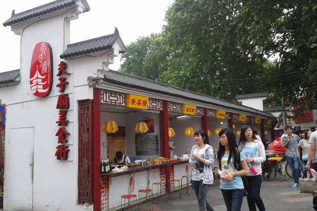 南京最出名的小吃街 南京八大小吃街