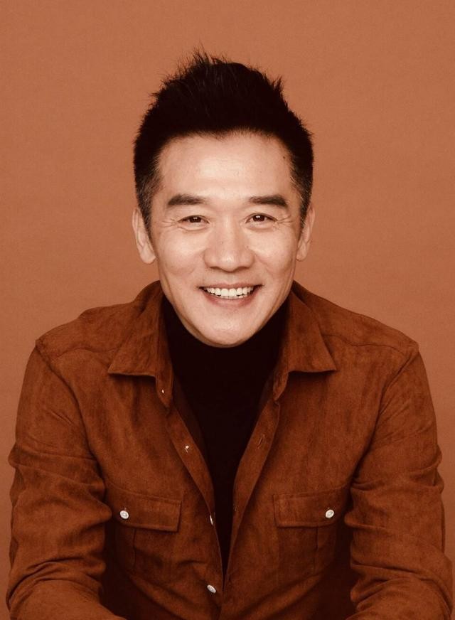 黄志忠个人资料（黄志忠抛弃13年糟糠妻）