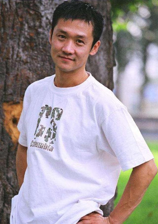 黄志忠个人资料（黄志忠抛弃13年糟糠妻）