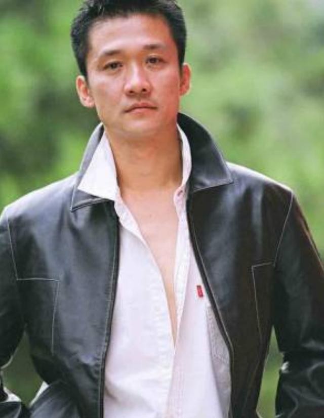 黄志忠个人资料（黄志忠抛弃13年糟糠妻）