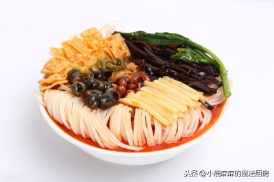 ​七月竹笋正鲜嫩，教你广西特色酸笋的腌制方法，放一年都不坏，香