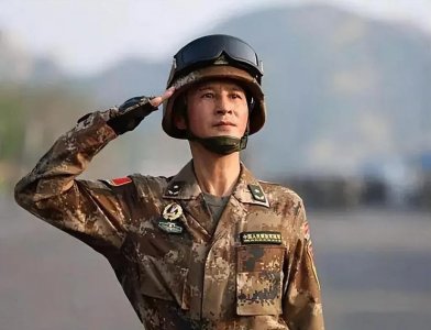 ​他造就坚不可摧的东部战区，战斗强悍至极！现任司令员，他是谁？