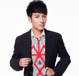 ​李维嘉的个人资料（45岁李维嘉：23岁被何炅捧红，38岁恋情被李湘踢爆，40岁