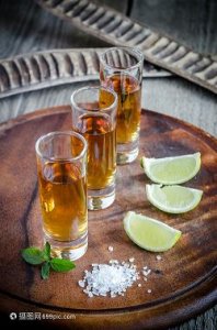 ​白酒泡阿胶有什么危害？白酒可以熬阿胶糕吗