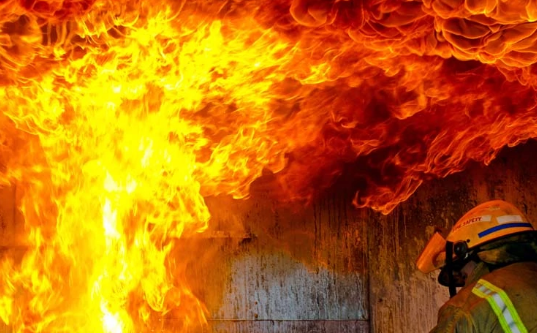 天然气引起的火灾属于几类,按火灾中可燃物的类型和燃烧特性分类火灾可分为哪几类图1