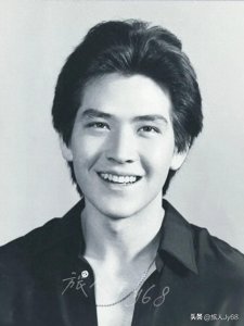 ​费翔从青春到暮年的12张照片，请您欣赏。你喜欢哪一阶段的他？