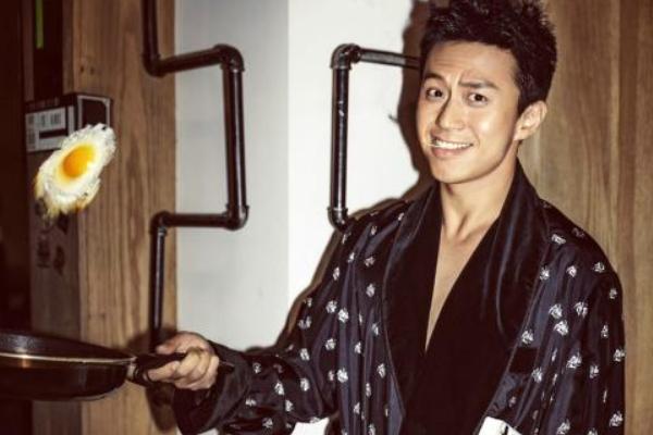 邓超去考驾照，全程一脸淡定！网友：这是要为学霸正名吗？