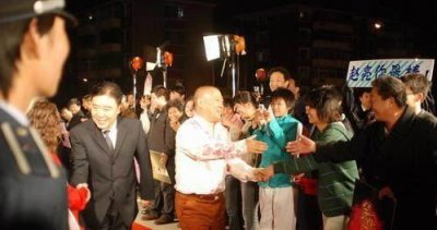 ​侯耀文、郭德纲、于云霆师徒三代罕见同台，这就是相声的传承