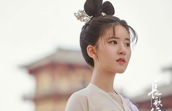 张馨予老公是军官吗 张馨予老公是富二代吗