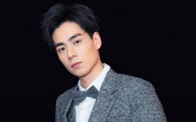 ​胡一天大庭广众之下和胡冰卿秀恩爱，粉丝炸锅