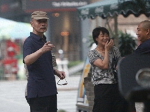 59岁葛优的妻子贺聪近照