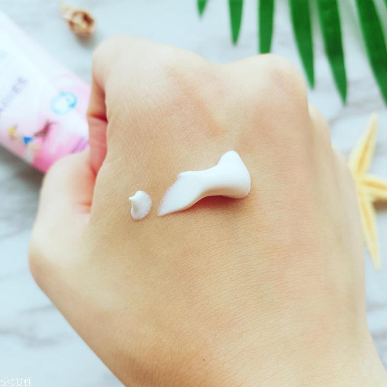 水宝宝防晒霜适合油皮吗 水宝宝防晒油性测试 水宝宝防晒霜适合油皮吗 水宝宝防晒油性测试